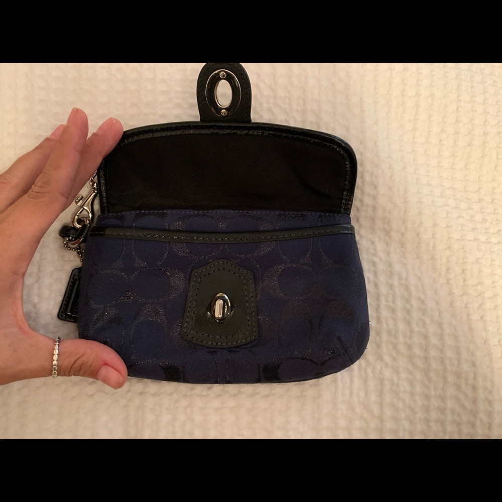 Coach wristlet - Picture 3 of 3